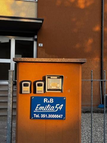 R&B Emilia Bed & Breakfast Cadeo Dış mekan fotoğraf